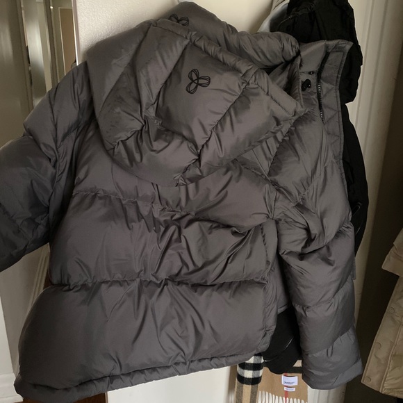 Aritzia Jackets & Blazers - Aritzia Super Puff Shorty